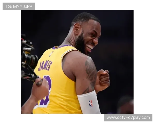 马刺进攻如行云流水 半场砍下66分确立领先优势